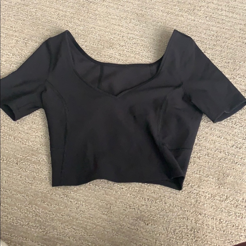 Black v neck crop lululemon tee